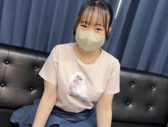 FC2-PPV-4751534 [Completely amateur first shoot] A very cute 18-year-old with very little experience ♡ With this look and big F-cup breasts, she's irresistible! She's seriously confused by the raw insertion and creampie. Bonus included