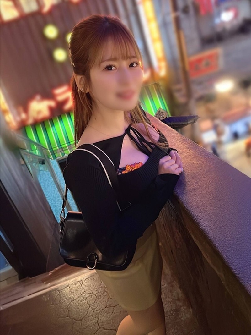 FC2-PPV-4789125 [Super hot, the strongest married woman] A 29-year-old wife in her 30s with soft, supple skin who feels amazing to hug. She spreads her pussy juice-covered slit open and gets creampied in raw sex with a constant stream of dirty talk. &quot