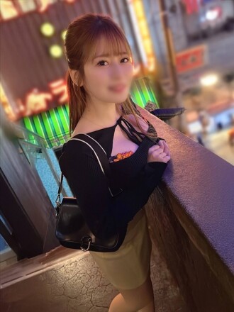 FC2-PPV-4789125 [Super hot, the strongest married woman] A 29-year-old wife in her 30s with soft, supple skin who feels amazing to hug. She spreads her pussy juice-covered slit open and gets creampied in raw sex with a constant stream of dirty talk. "