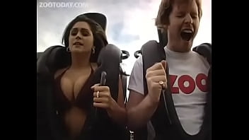 Sexy Girl Tests Saw Ride At Thorpe Park!