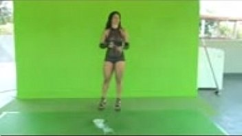 ⁣Andreia Mendes Bebendo Leitinho