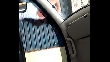 Punheta Dentro Do Carro Estacionado