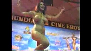 ⁣Arab Nude Dancer