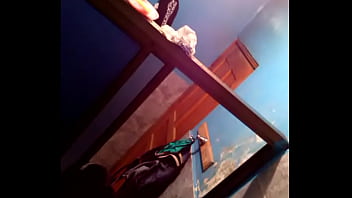 ⁣Panama Chica Bañandose