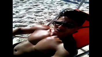 De Pau Duro na Praia!!!