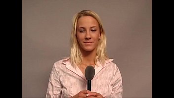 ⁣Justine Ashley - Junge Debutantinnen Nackte Pflaumchen (2007)