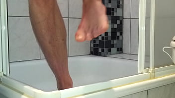 ⁣Peeing In My Shower