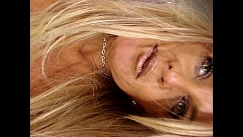 Sexy Babe Plays With Herself In Mirror 3