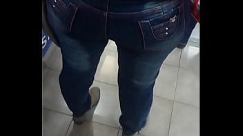 ⁣Hermoso Culo Comprando En San Rafael - Mendoza