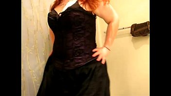 ⁣Sexy Bbw In Corset