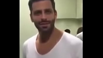 ⁣Henri Castelli Dando Uma Pegada Gostosa Na Mala