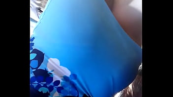 ⁣De Mini Saia Da Parada De Onibus