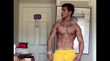 ⁣Sarado Se Exibindo E Batendo Umazinha Para Aliviar