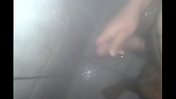 ⁣Eu Gozando No Banho