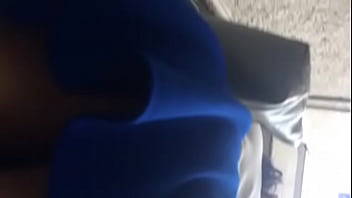 ⁣Upskirt A Milf En Banamex