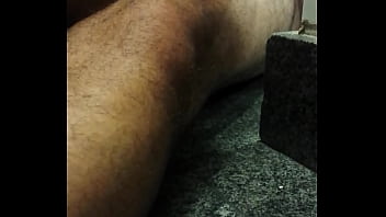 ⁣Cacetão Gostoso No Banheiro Do Shopping