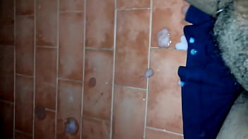 Gozando Longe, Ursão Pueta Na Varanda