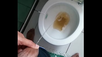 ⁣Macho Mijando Pela Manhã