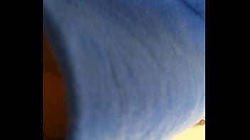 Bajo Falda Esperando