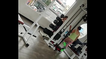 ⁣Gostosinha Fazendo Exercício