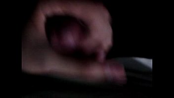 ⁣Gozando Depois De Ver Fotos Da Amiga Pelada