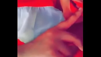 ⁣Gordinha Mostrando Os Peitos