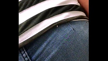 ⁣Señora Con Buenas Nalgas Haciendo Fila