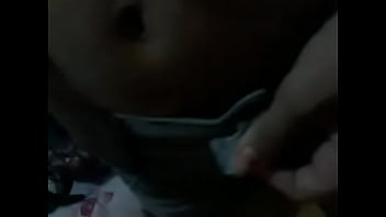 ⁣Novinha Putinha Tirando Tudo