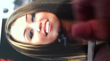 ⁣Cumming On Miley Cyrus