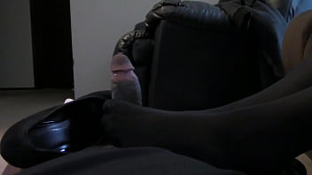 Rhiannon Shoeplay And Footjob