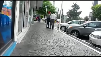 ⁣Esposa Culona Con Su Marido Cornudo