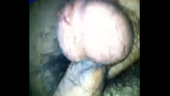 ⁣Sobando Mis Bolas Alguna Me Auuda