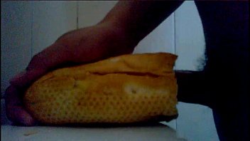 ⁣thủ d_m với bánh mì