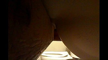 ⁣2 Americanas En El Baño