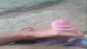 ⁣Batendo Punheta No Quintal