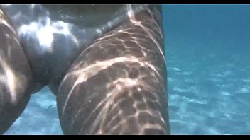 ⁣Gostosa Dentro D_agua No Porto Da Barra Salvador Bahia