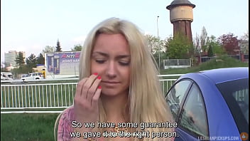 Lesbianpickups - Lucie1