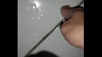 ⁣Punhetando E Gozando Muito