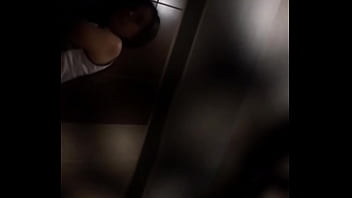 ⁣Cámara Escondida En Baños Públicos De Mujeres