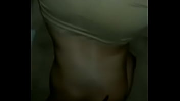 ⁣Esposa Relajada Despues De Unas Copas