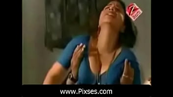 ⁣Indian Desi Aunty Hot Scene
