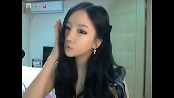 ⁣Hot Korean Girl On Cam