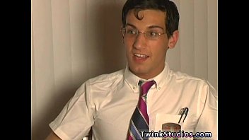 ⁣Gay Emo Uk Porn Blair Mason And Kayl O_riley Are Bored Inspecting