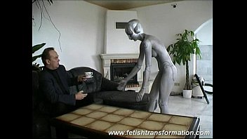 Robot Babe Is The Perfect Maid
