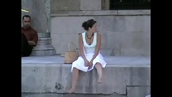 Wind Blow Up White Skirt