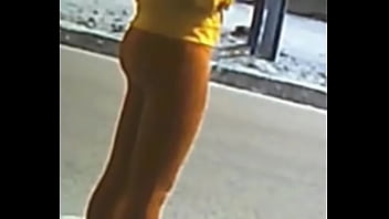 Culito Esperando El Carro.