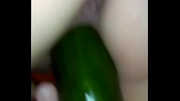 VIDEO0064 01 – Tits-blonde-pussyfucking-veggie-hottub