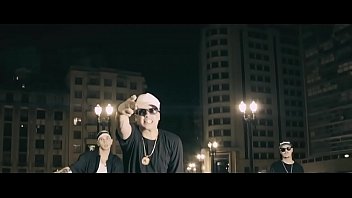 Predella Comendo Novinha