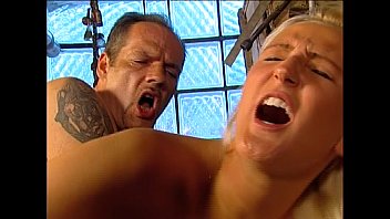 In Der Werkstatt Von Kundin Geblasen _ Sie Dann Gefickt – Ihre Tiiten Waren So Dick