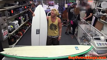 Amateur Surfer Trios With Pawnbroker For Cash